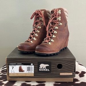 Sorel Conquest Wedge Boots